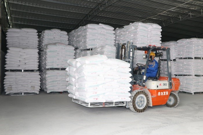 High-purity nano materials in laboratory setting with microscopic detail visible